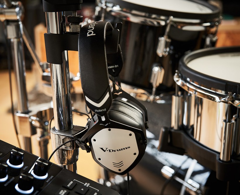 Roland 和 V-MODA 合作推出 VMH-D1 電鼓專(zhuān)用頭戴耳機(jī) Roland 和 V-MODA 合作推出 VMH-D1 電鼓專(zhuān)用頭戴耳機(jī)